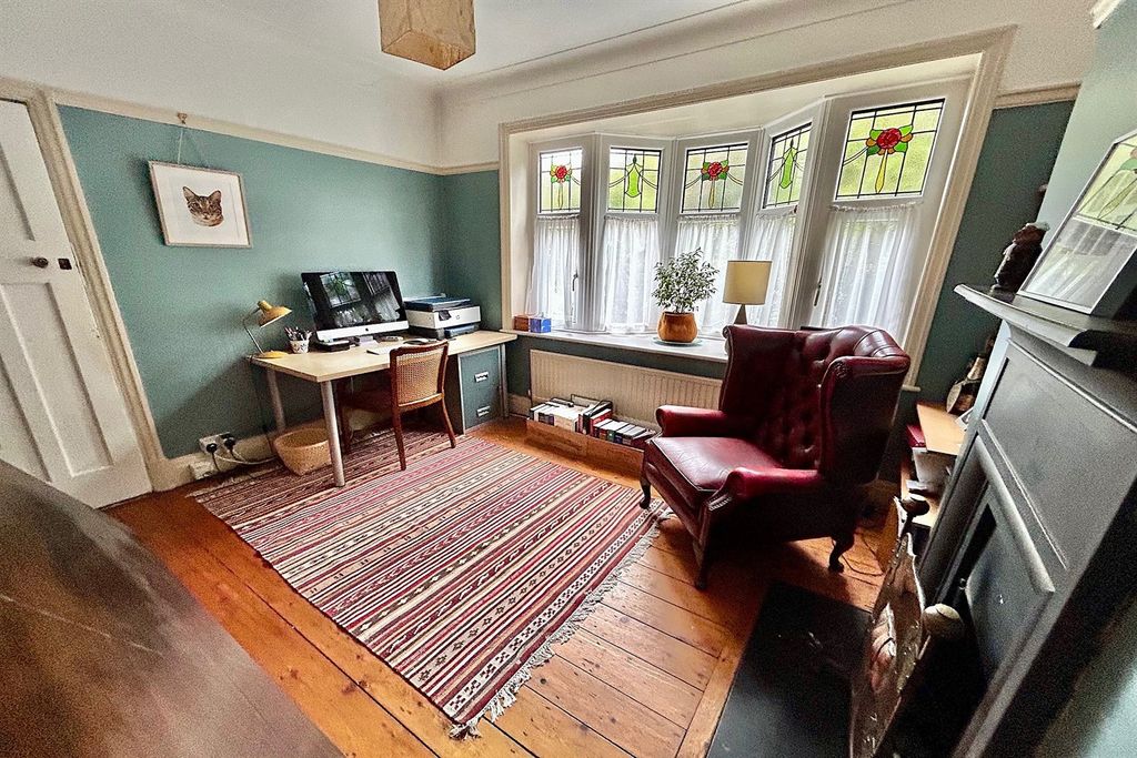 Property photo 3 of 27 Sitting Room
