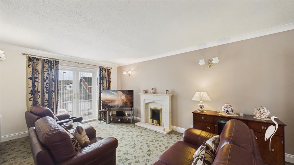 Property photo 2 of 29 Lounge/Dining Room