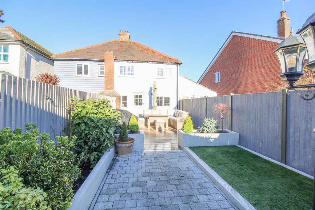 Property photo 3 of 12 Img_8048.Jpg