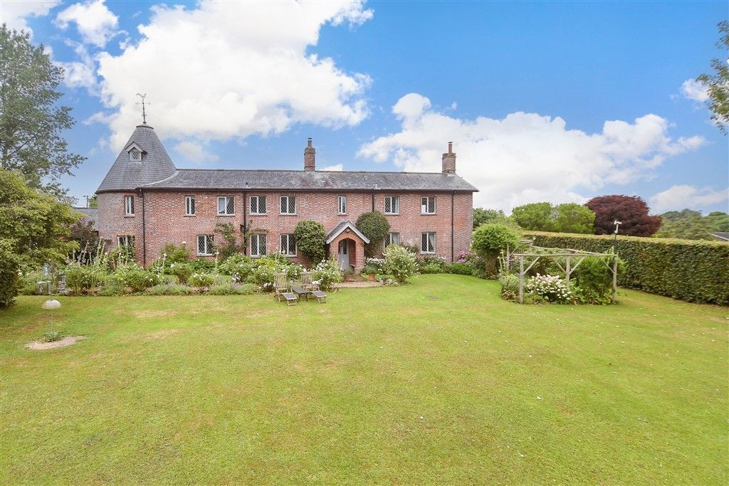 Property photo 2 of 30 External (Brochure)