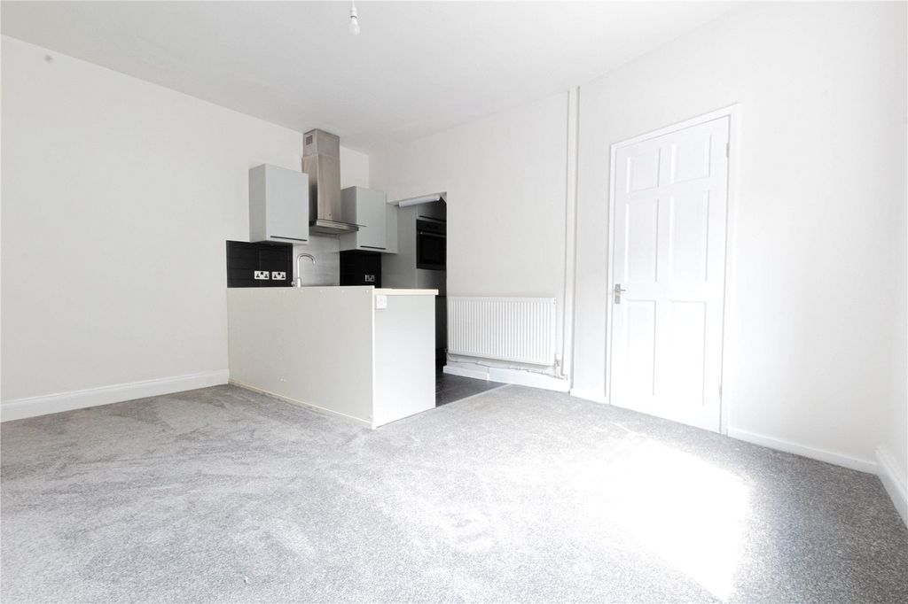 Property photo 2 of 18 Openplan