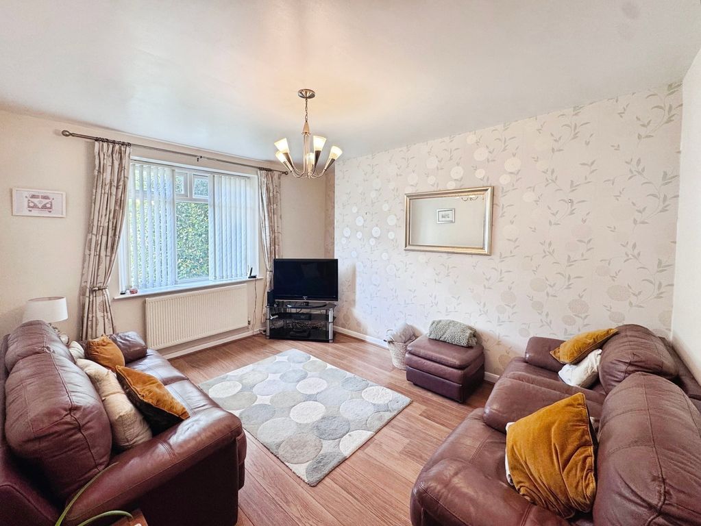 Property photo 3 of 27
