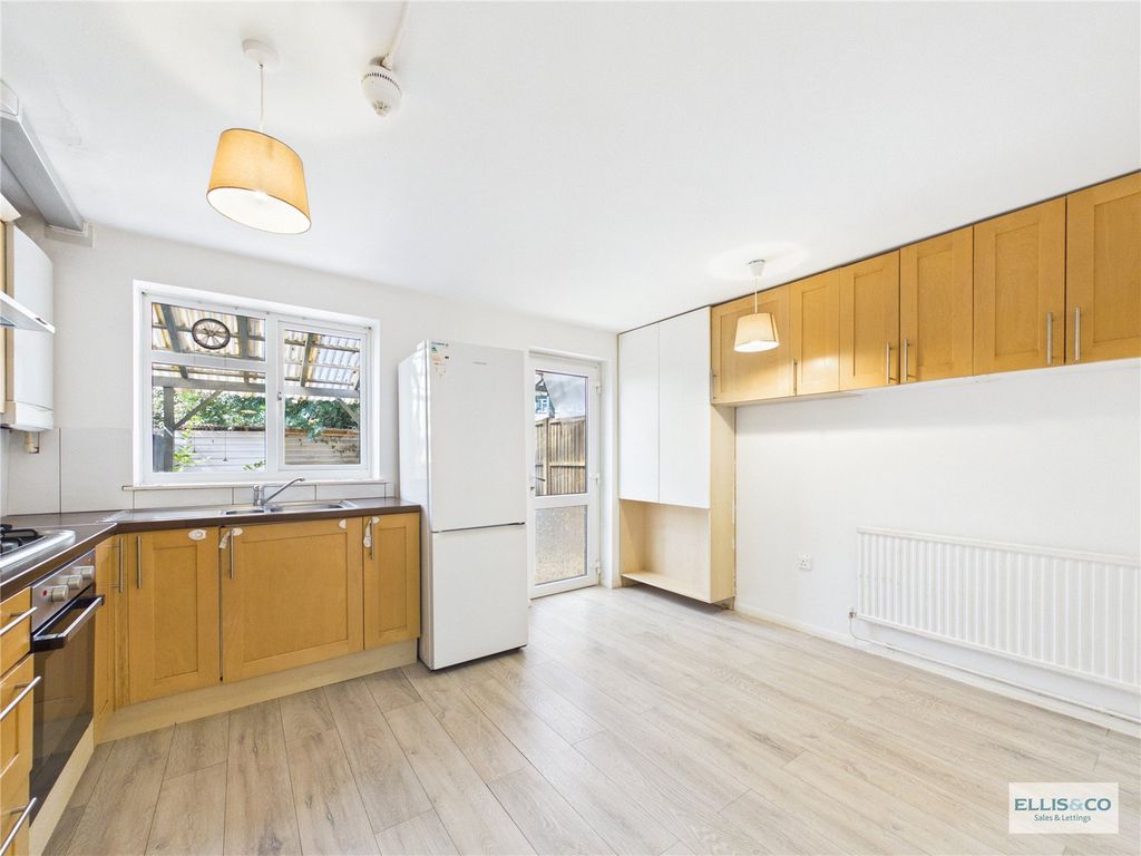 Property photo 2 of 16 Picture No. 02
