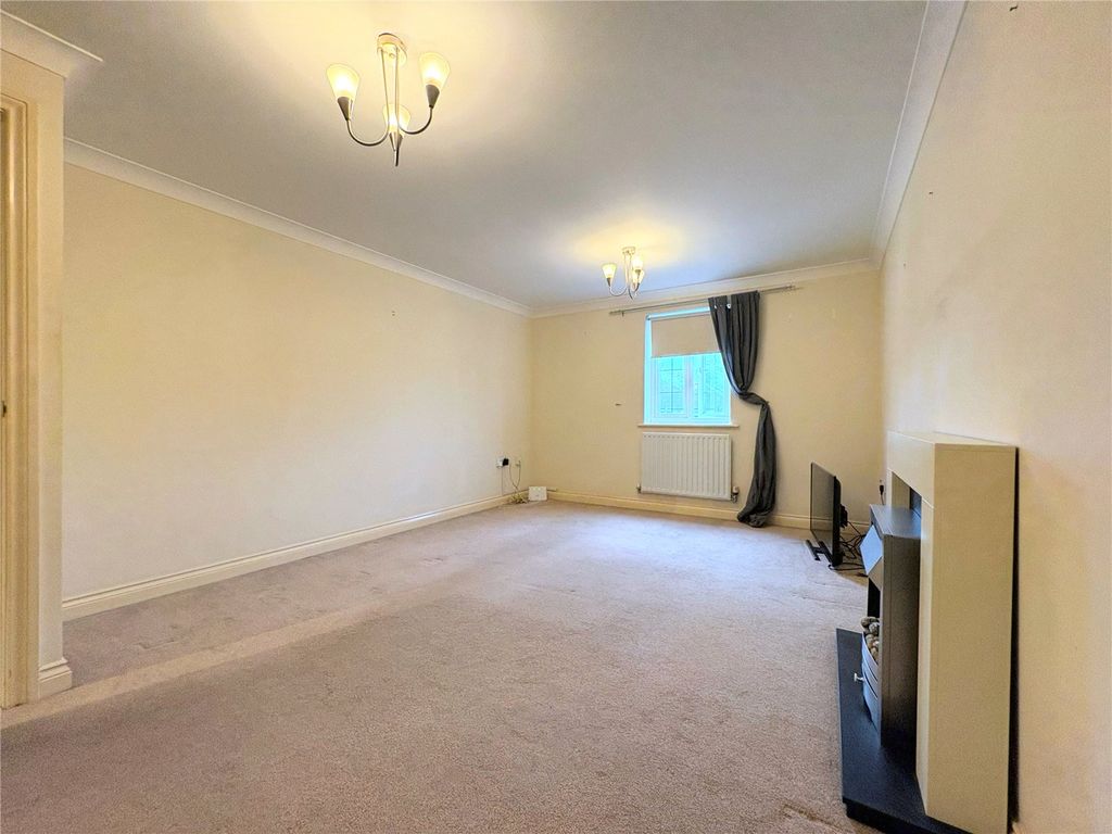 Property photo 3 of 11 Picture No. 12