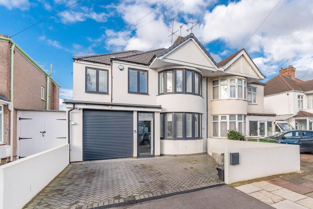 Property photo 3 of 22