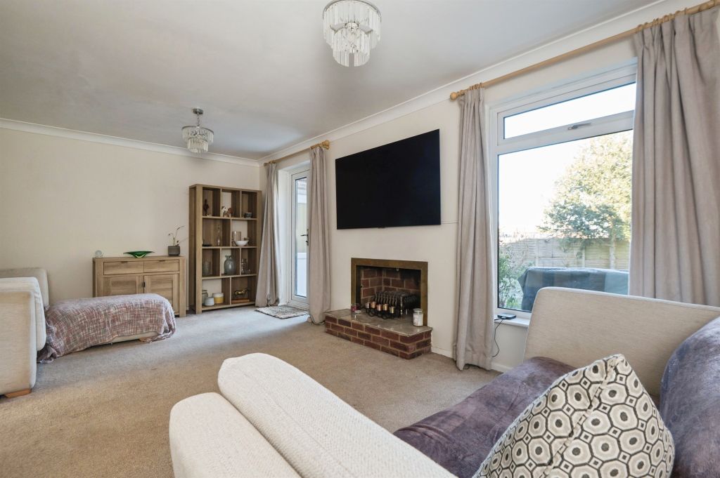 Property photo 3 of 17