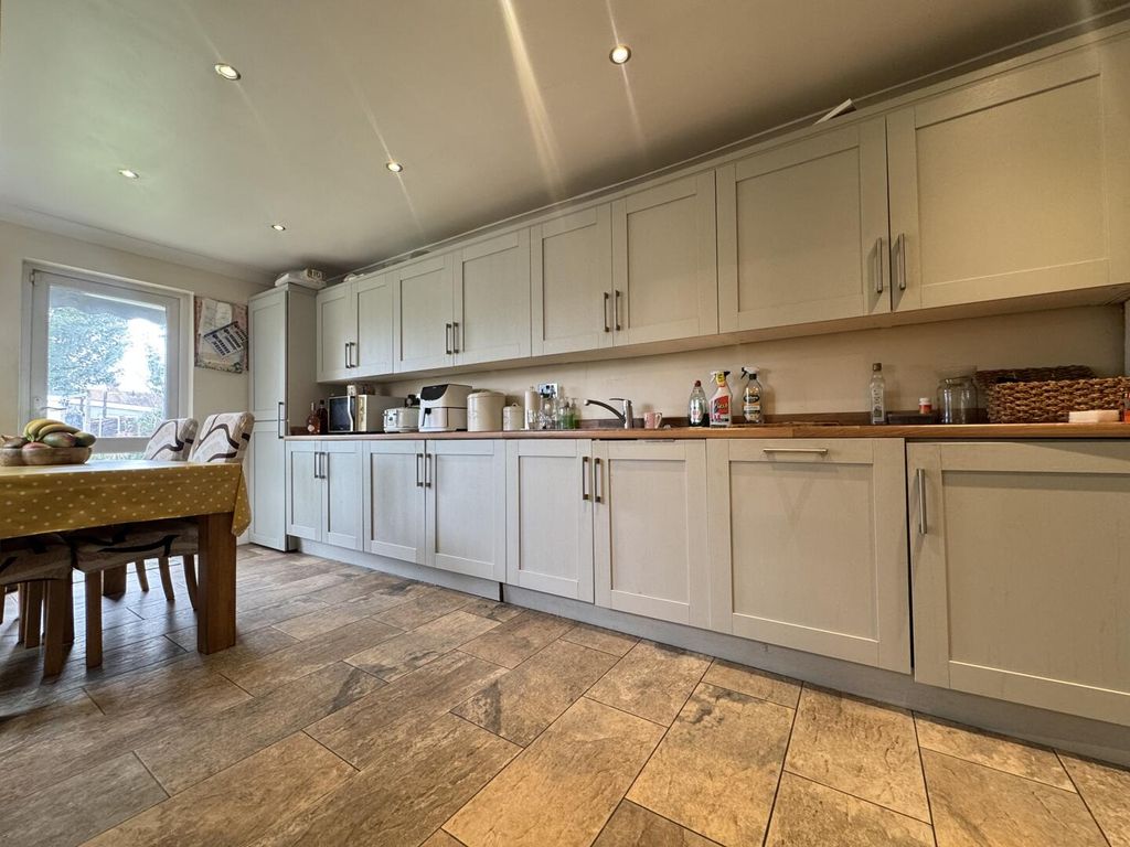 Additional image 11 of 3 bed semi-detached house for saleGordon Road, Grays RM16