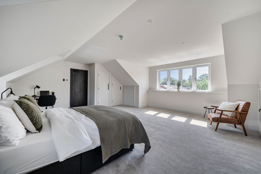 Property photo 1 of 5