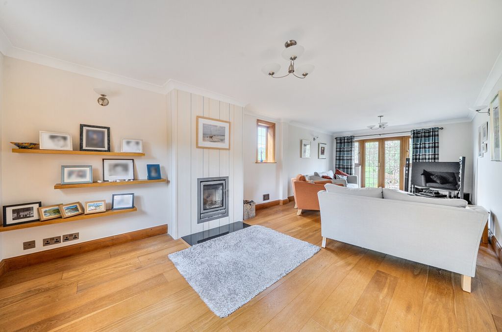 Property photo 3 of 26 1487318-13-6A5779...