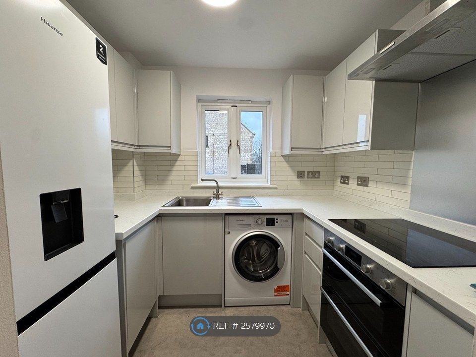 Property photo 1 of 8 Kitchen