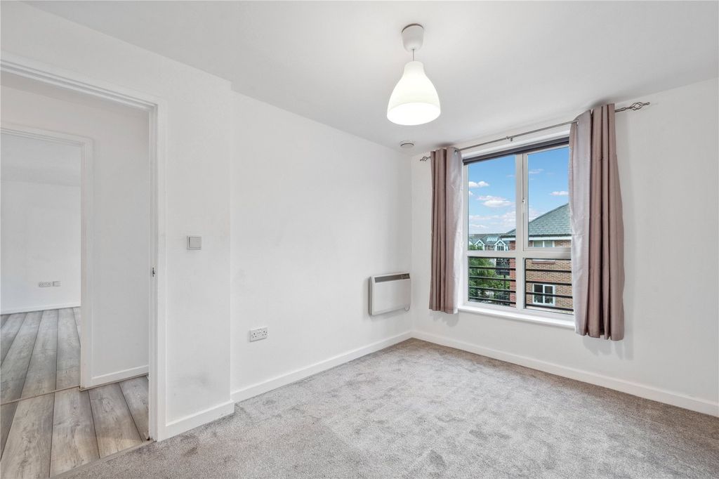 Property photo 3 of 21