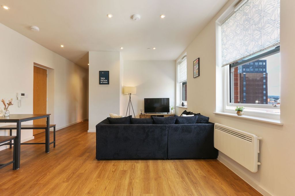 Property photo 2 of 24