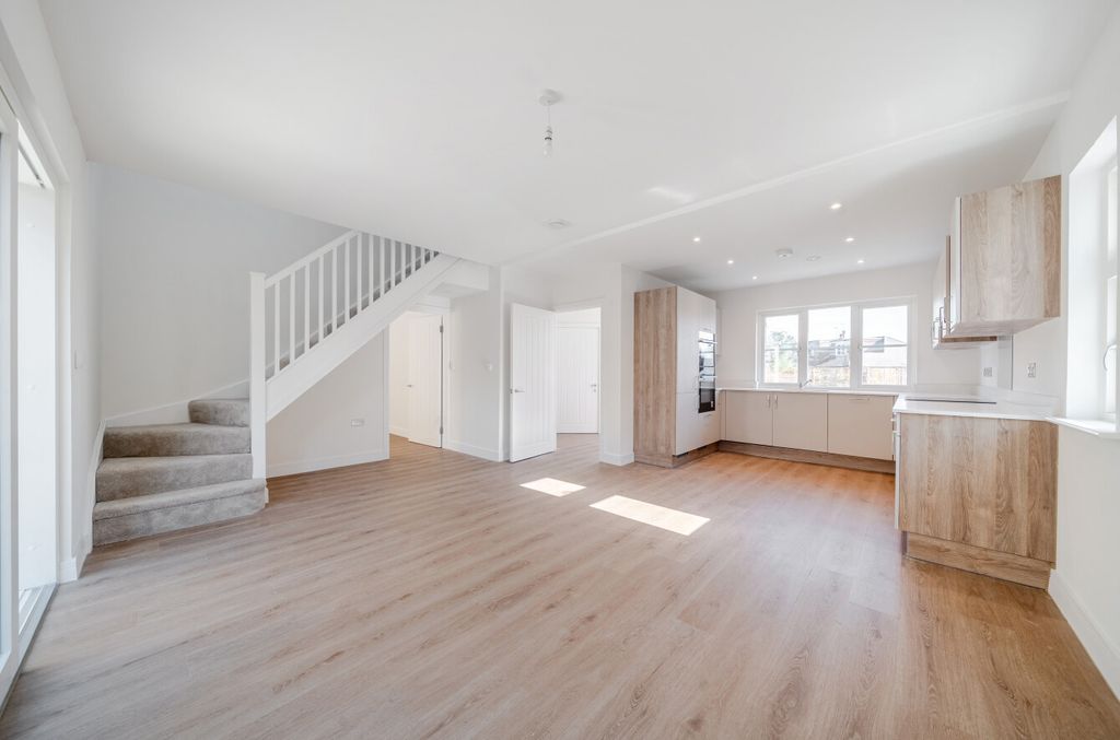 Property photo 2 of 24 1510403-6-6A86d7d...