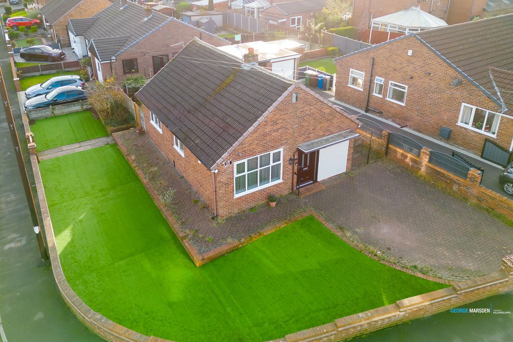 Property photo 2 of 17