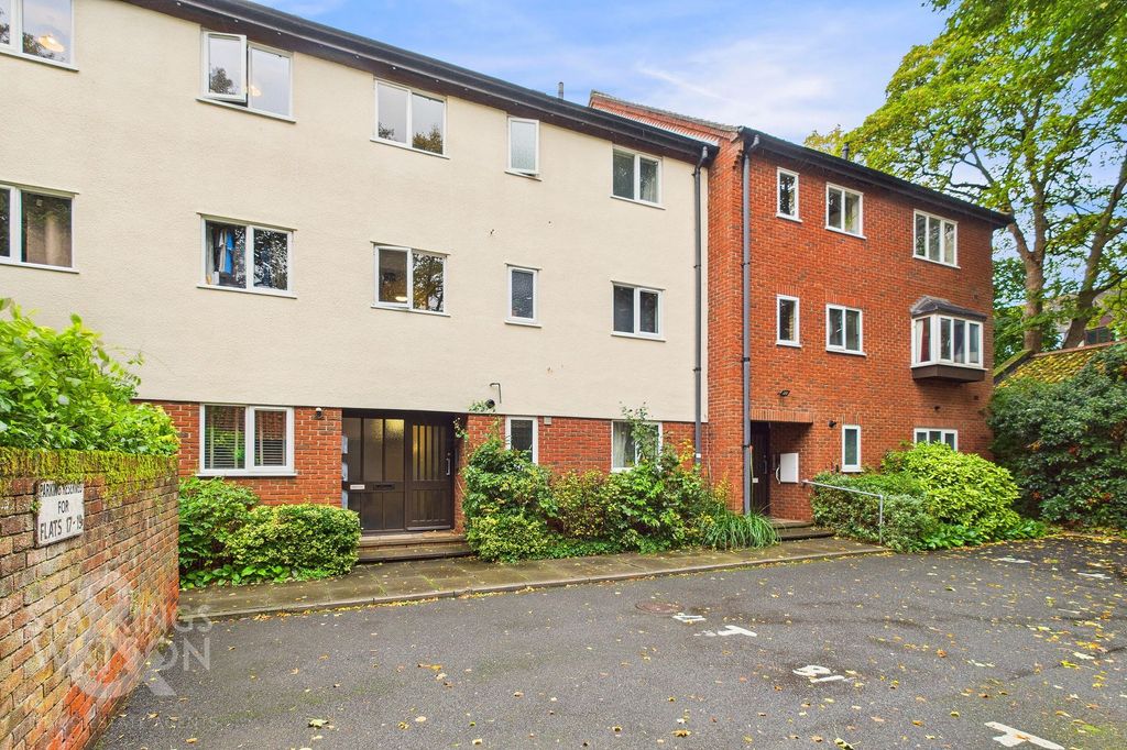 Property photo 1 of 15