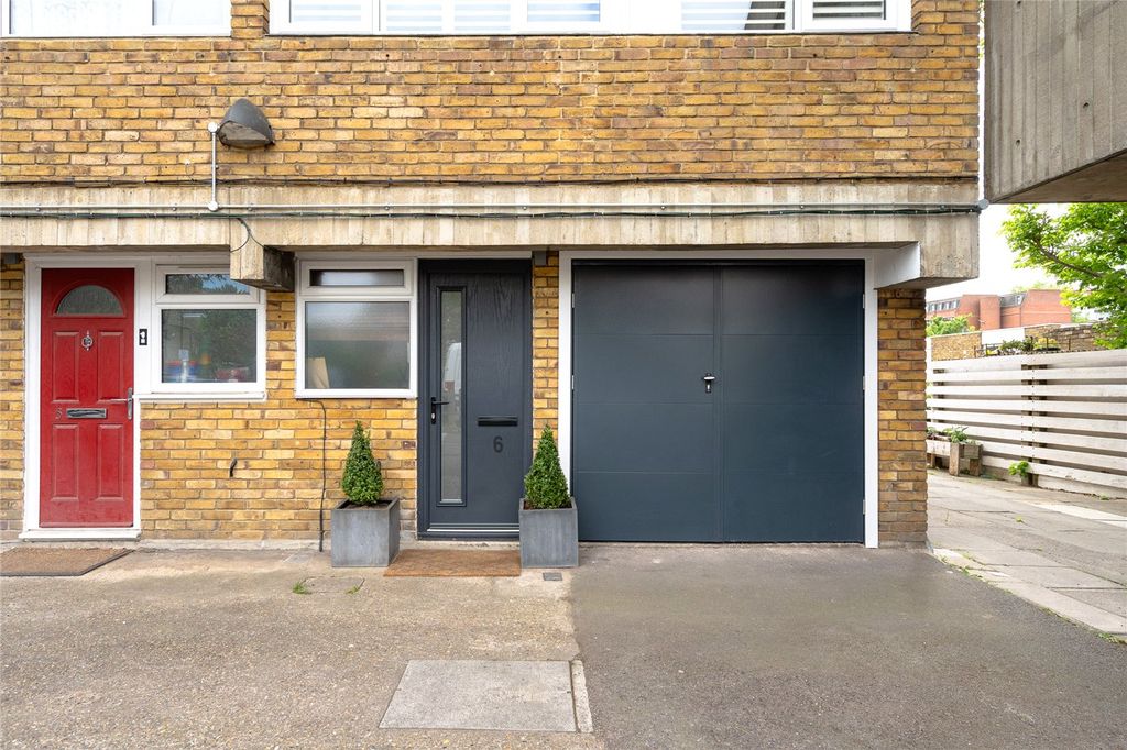 Property photo 2 of 19 Picture No. 22