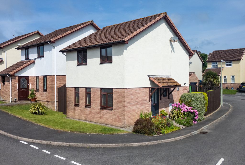 Property photo 1 of 20 3 Angelton Green, Pen Y Fai-Swpp-Hr-01