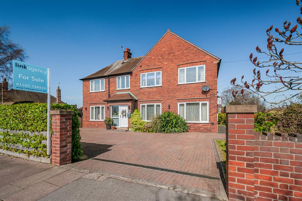 Property photo 1 of 31 Beighton House1.Jpg