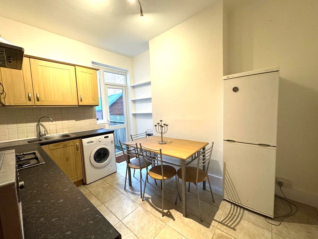 Property photo 3 of 9 Picture1