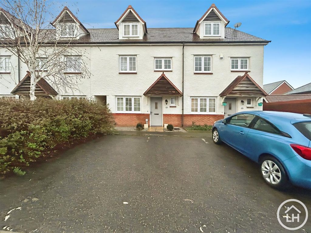 Property photo 1 of 18 Outside