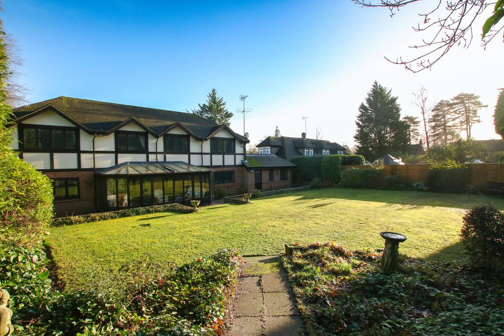 Property photo 2 of 34