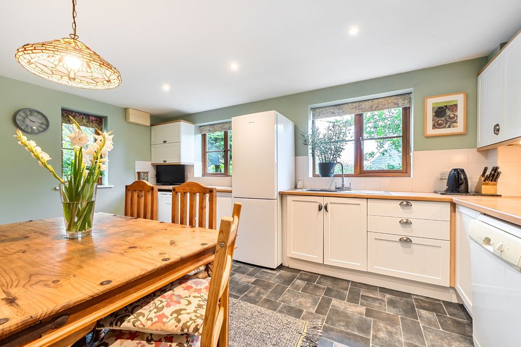 Property photo 3 of 16 5597235