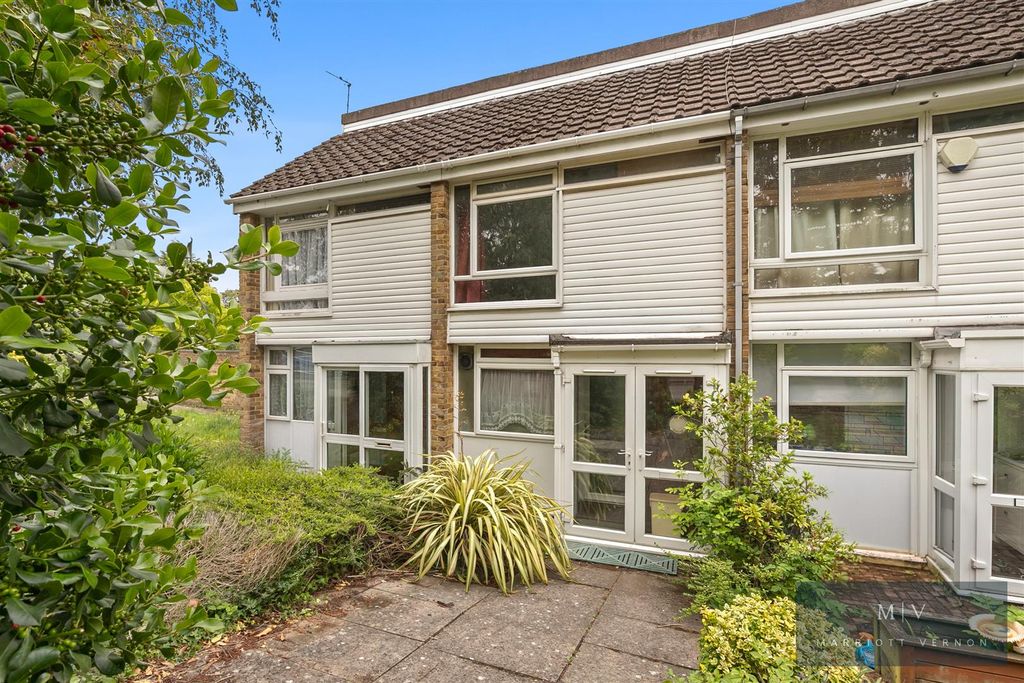 Property photo 1 of 15 Chichester Road 34 MV-14.Jpg