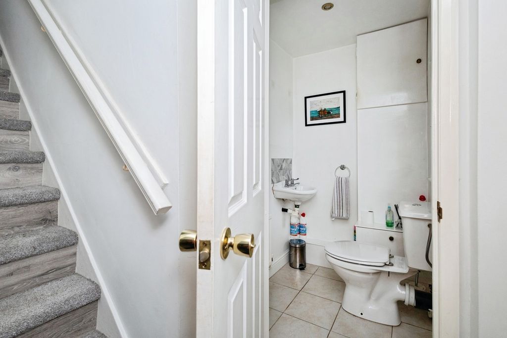 Property photo 2 of 17 Photo
