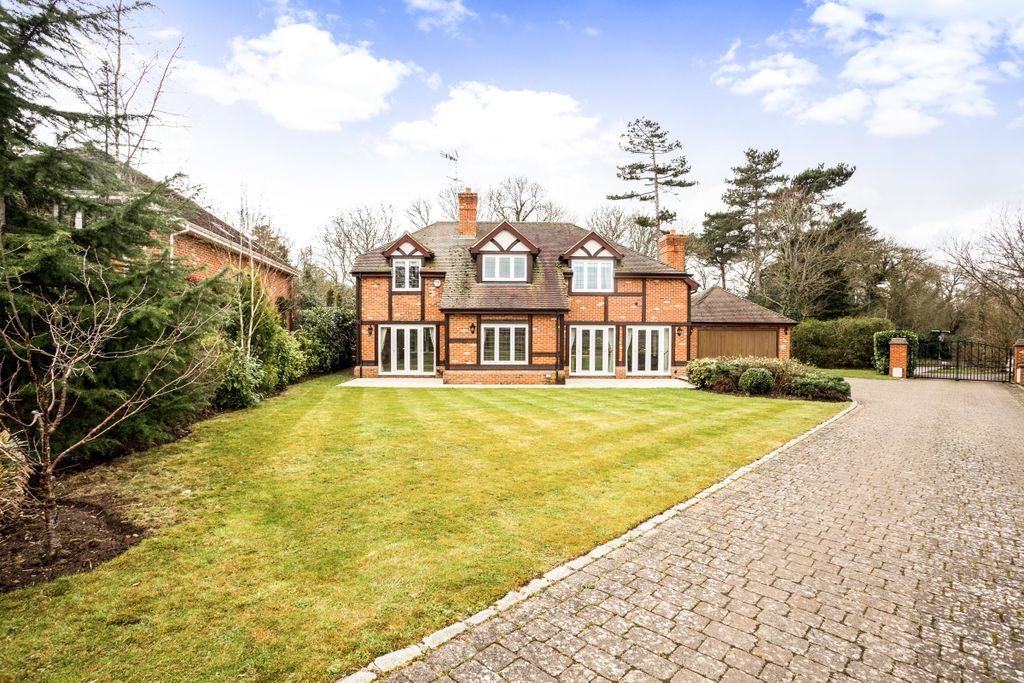 Property photo 1 of 34