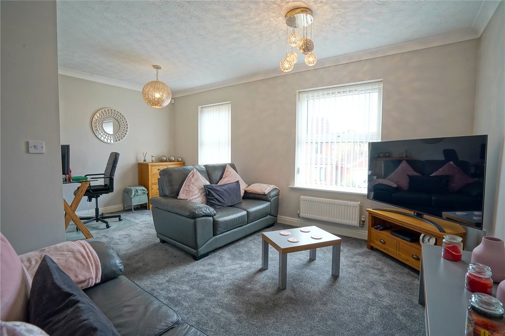 Property photo 3 of 19 Picture No. 09