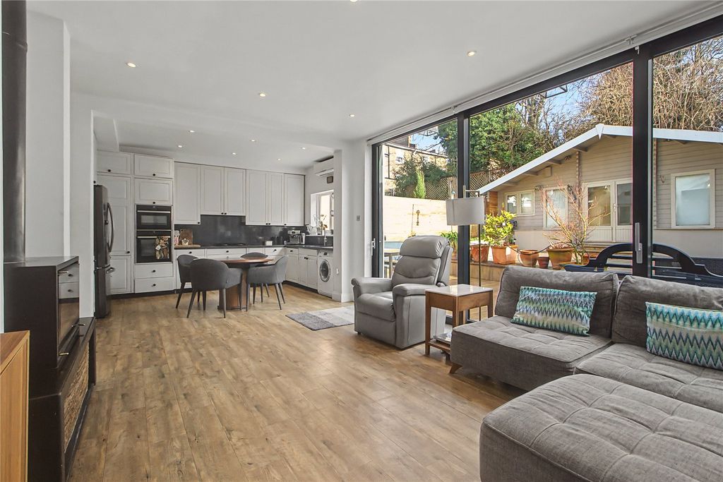 Property photo 3 of 22 Picture No. 57