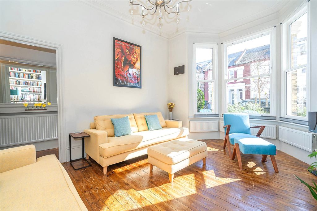 Property photo 3 of 22 Front Reception B