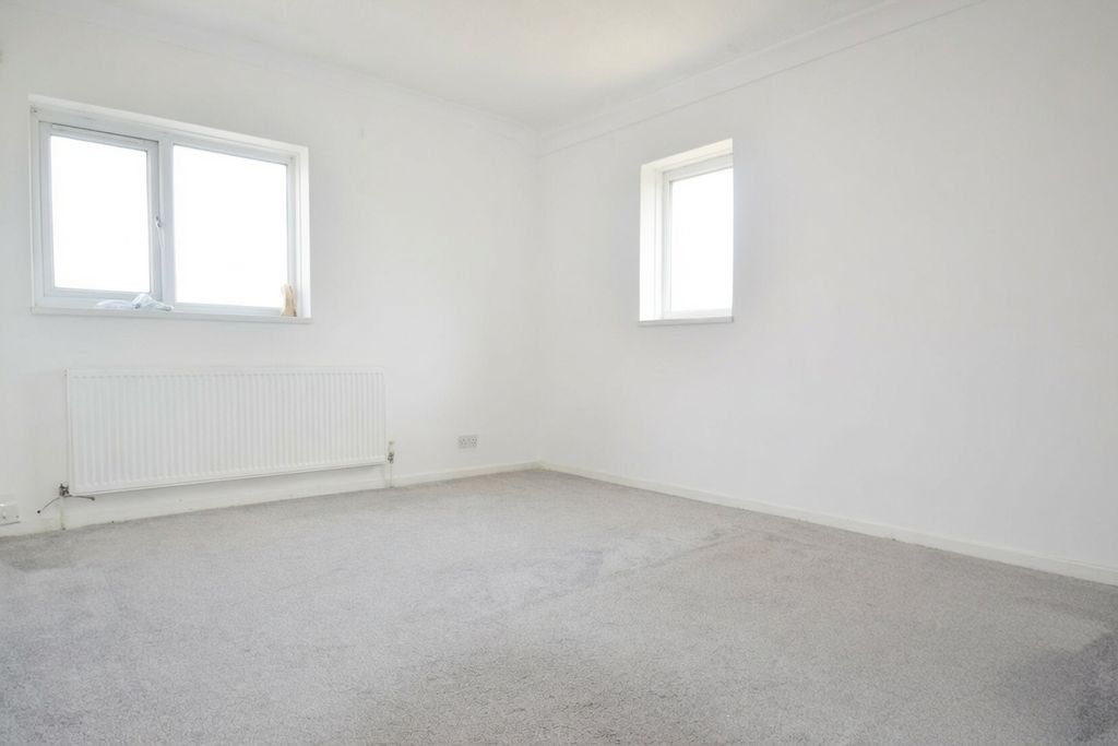 Property photo 2 of 5 Maeij
