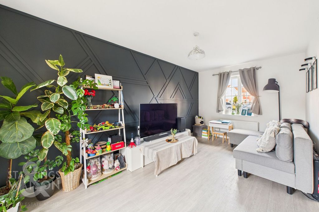 Property photo 2 of 29