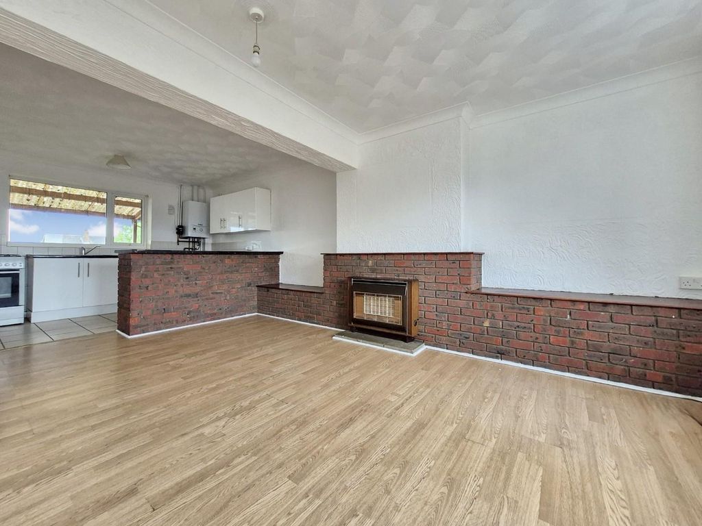 Property photo 2 of 8 20250524_090407_Resized.Jpg