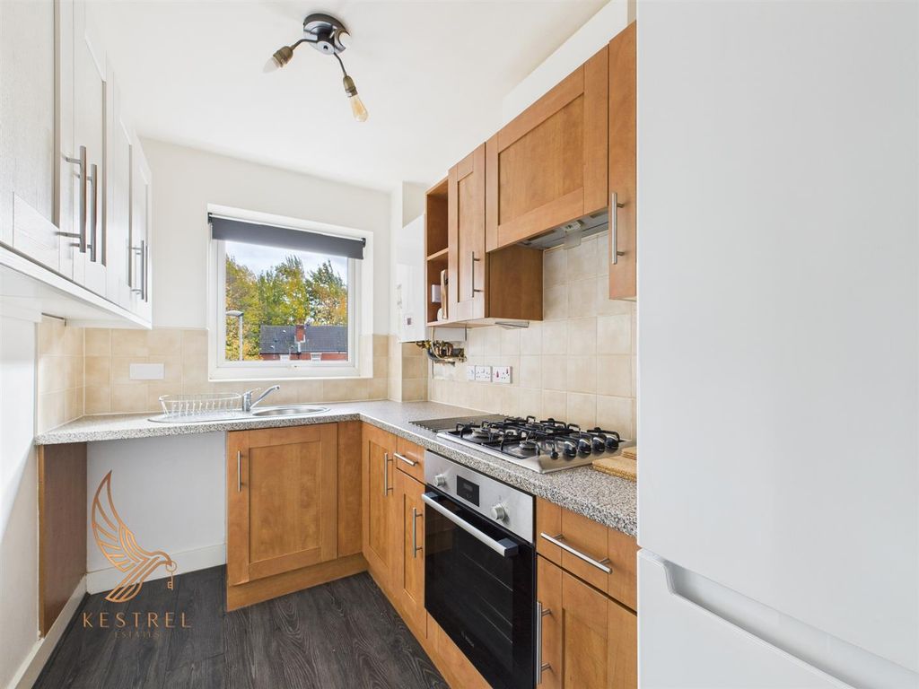 Property photo 3 of 16 Cam03976G0-Pr0313-Still016.Jpg