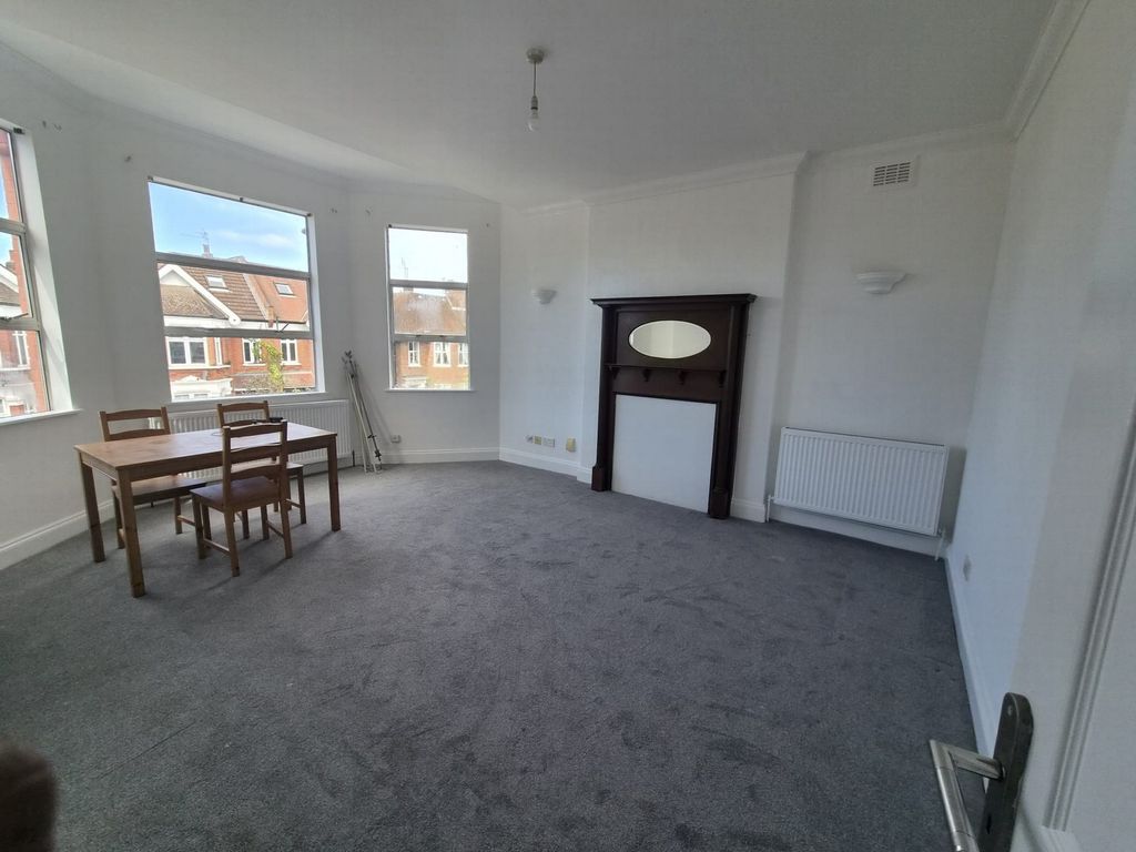 Property photo 2 of 12 Photo 6