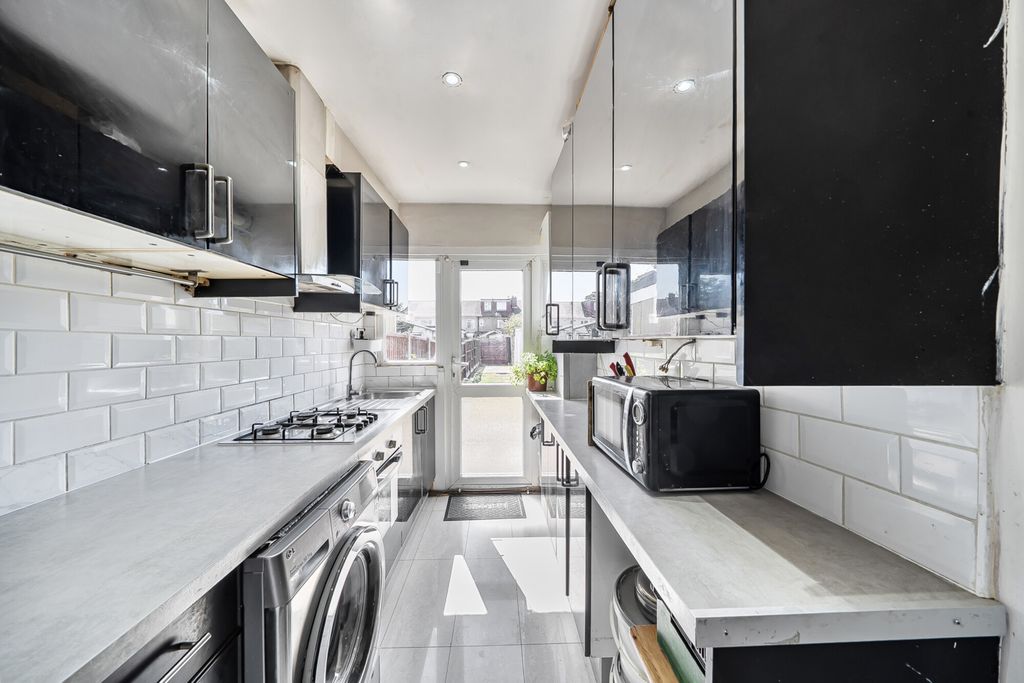 Property photo 3 of 19 1500169-9-6A6Cb18...