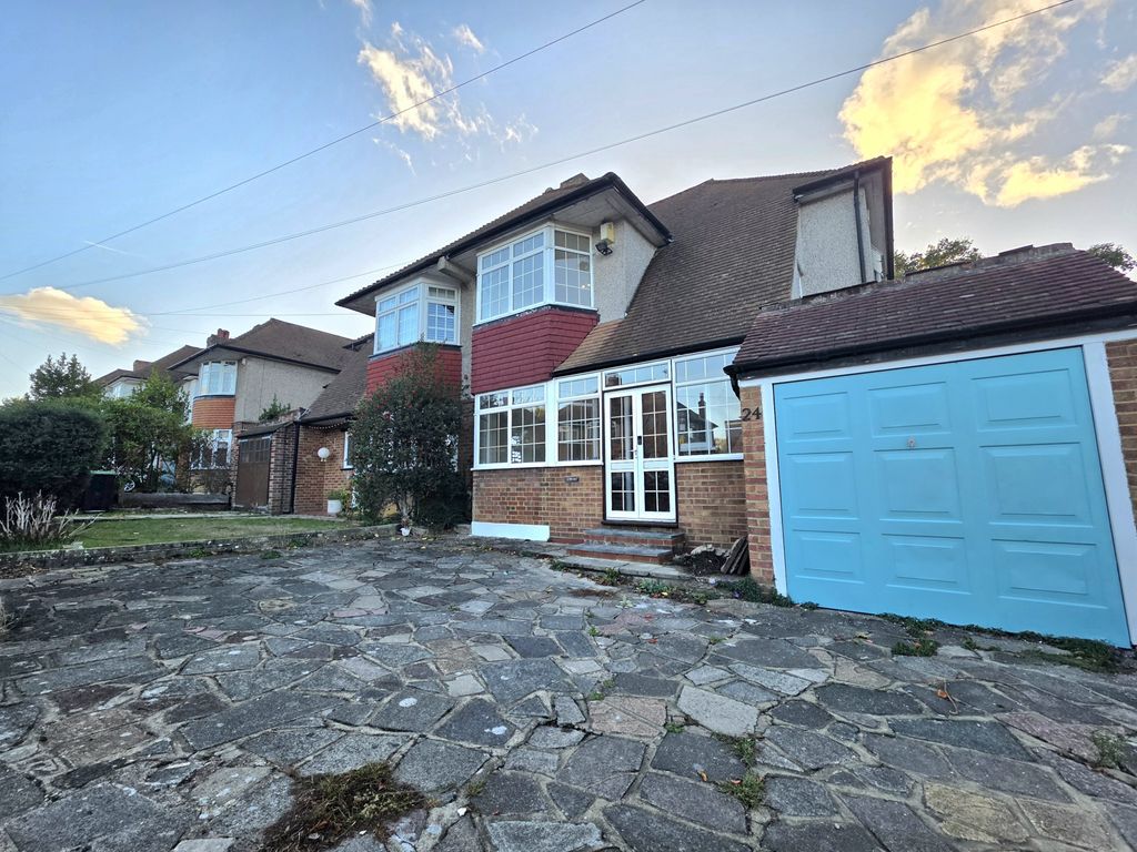 Property photo 1 of 17