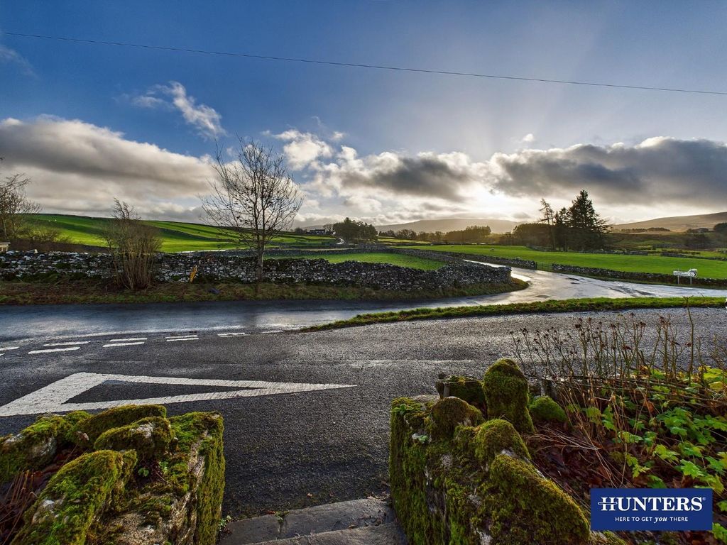 Property photo 2 of 27 Cam04559G0-Pr0301-Still032.Jpg