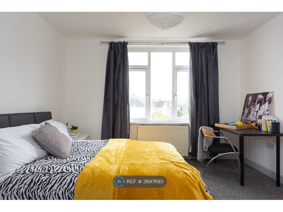 Property photo 2 of 12 Room 2 Large Double