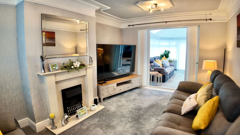 Property photo 2 of 36