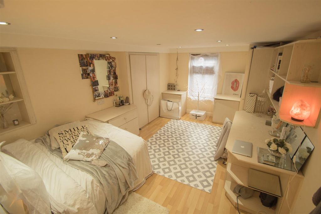 Property photo 1 of 11 B1.Jpg