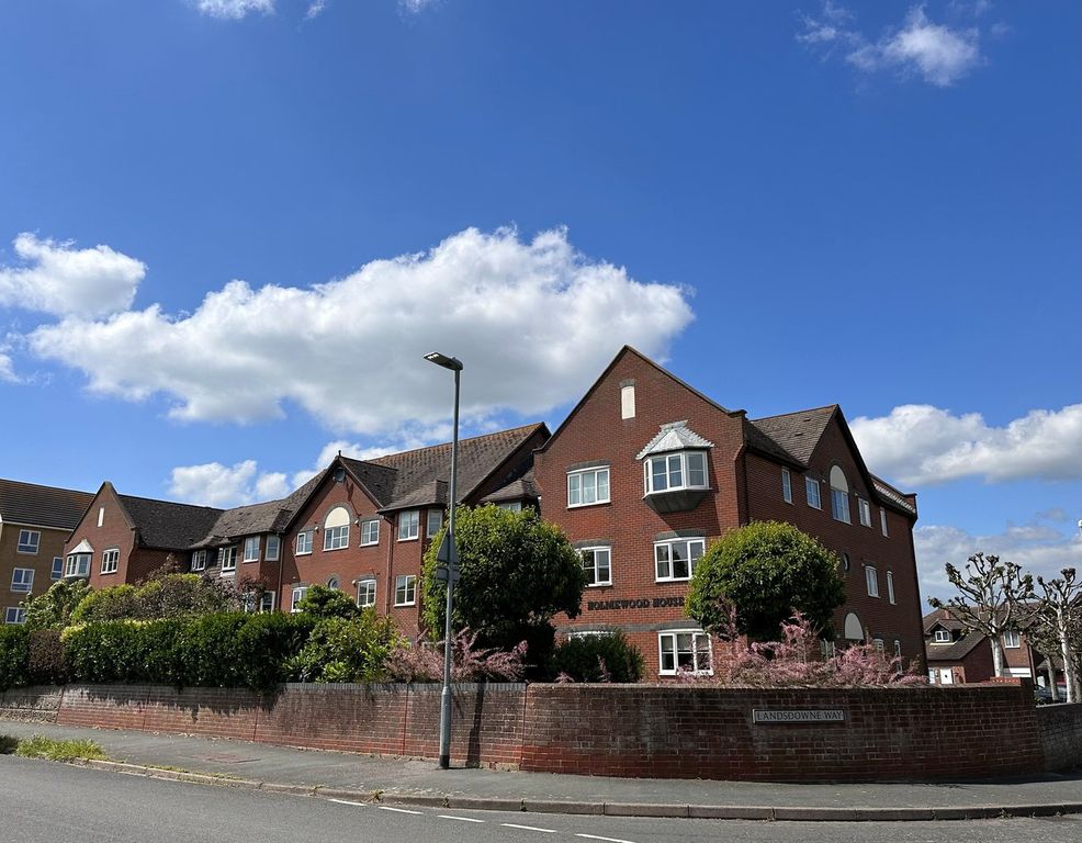 Property photo 1 of 17