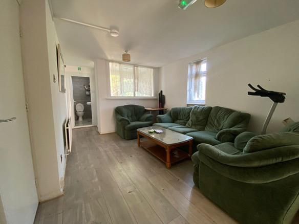 Property photo 1 of 11 0C82D2Ed-3476-41Fc-91Db-0A4E5B5A79E6.Jpg