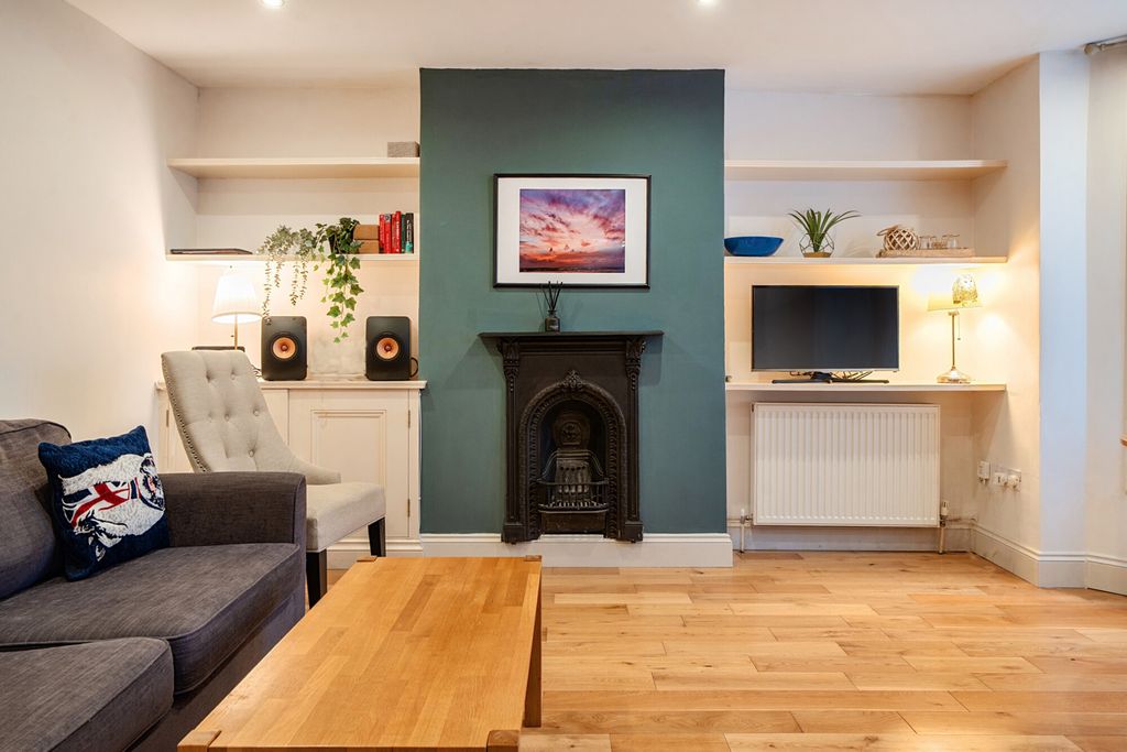 Property photo 2 of 19 1394108-17-69428d...