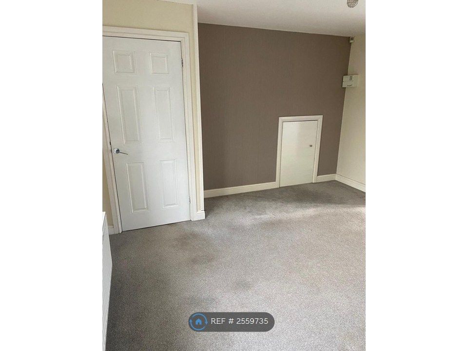 Property photo 3 of 12 Living Room