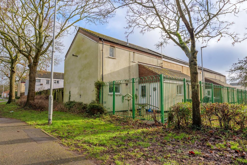 Property photo 1 of 15 Front