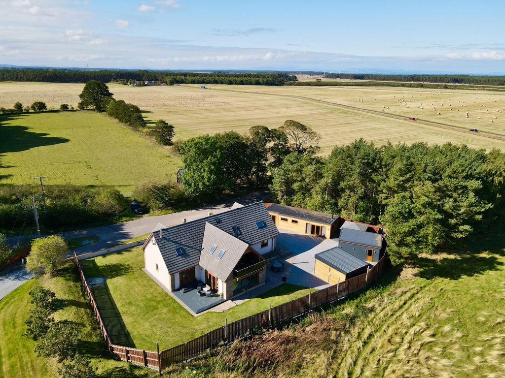 Property photo 2 of 51