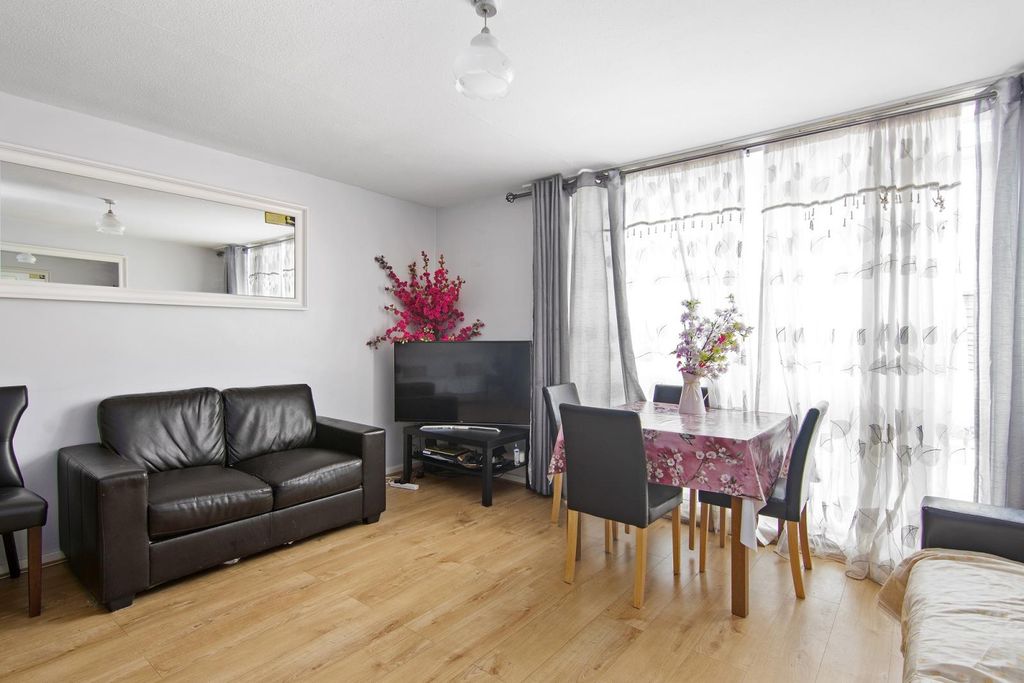 Property photo 2 of 14 82Dbd44Ef949805E8Fe3E08846Cde926.Jpg